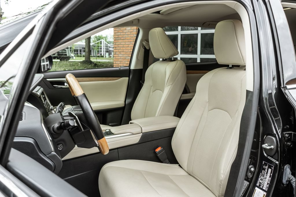 Used 2022 Lexus RX 450hL AWD w/ Premium Package image 6