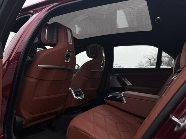 Certified 2023 BMW 760i xDrive w/ Executive Package image 23