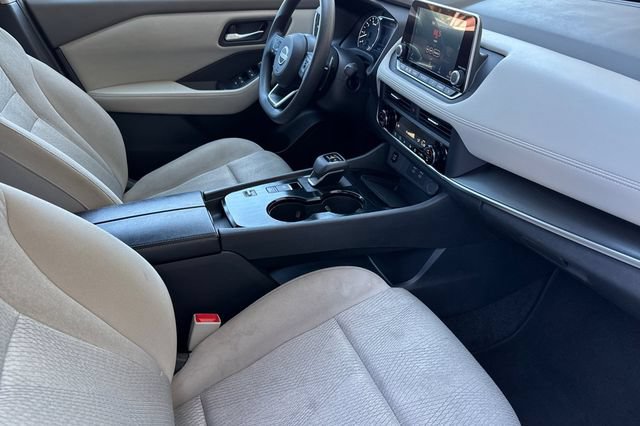 Used 2024 Nissan Rogue SV FWD image 19
