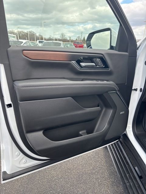 New 2026 GMC Yukon Denali w/ Sun & Power Step Package image 11