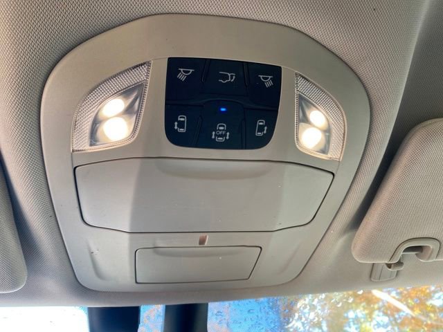 Used 2022 Chrysler Pacifica Touring-L image 23