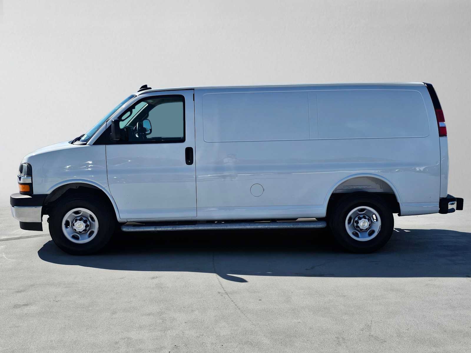 Used 2025 Chevrolet Express 2500 w/ Driver Convenience Package RWD image 6