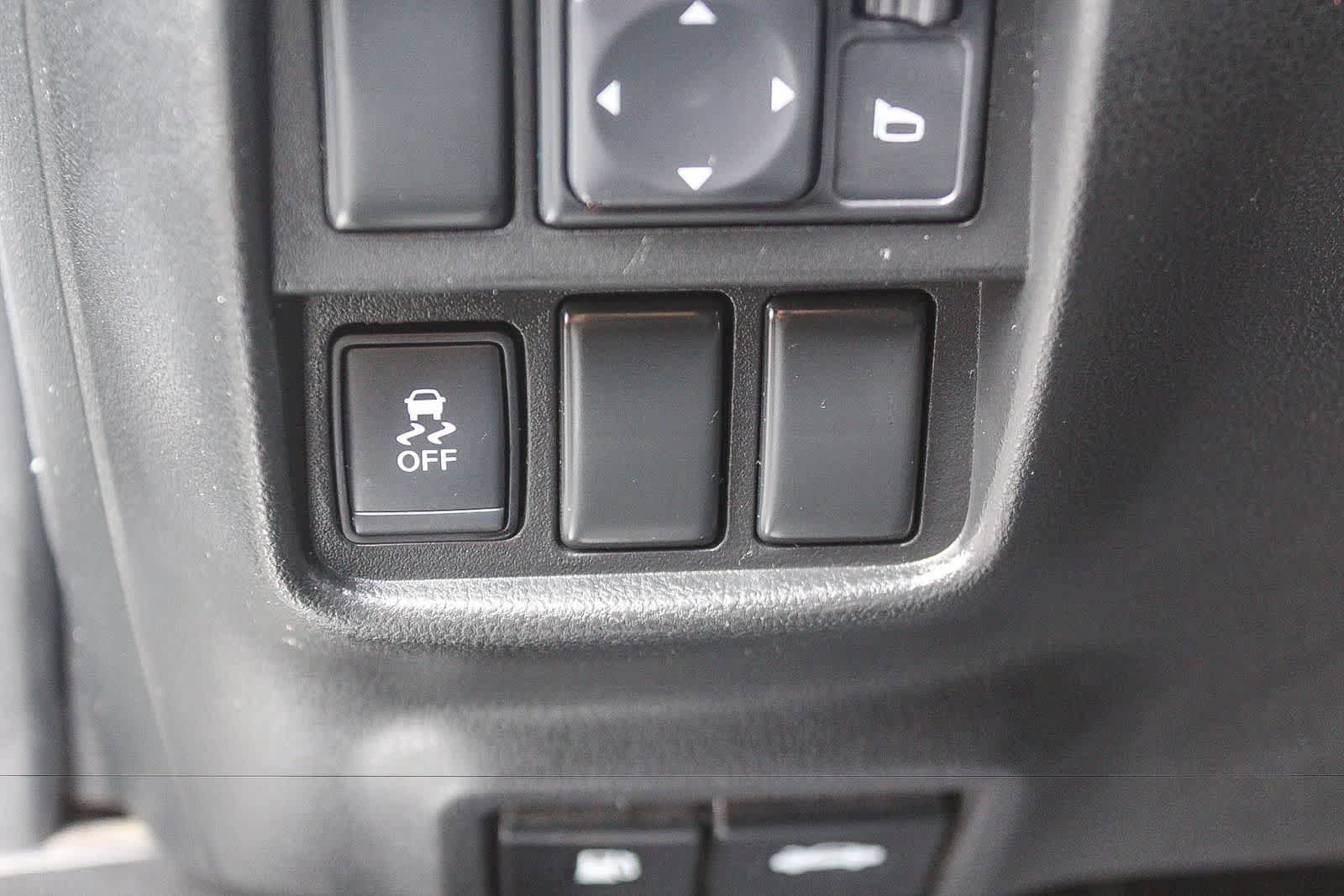 Used 2017 Nissan Juke S FWD image 29