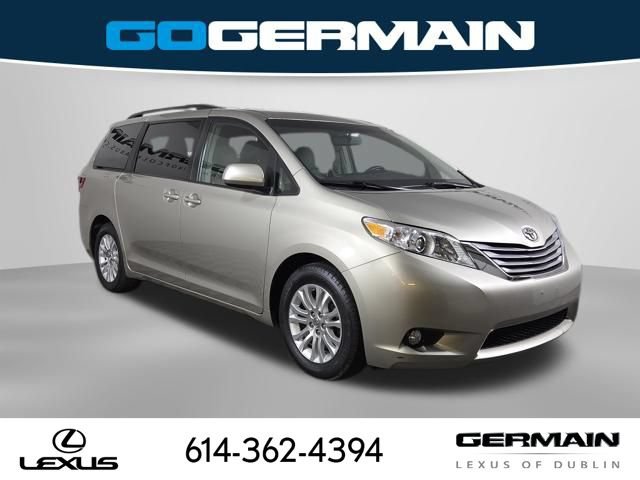Used 2015 Toyota Sienna XLE FWD image 4