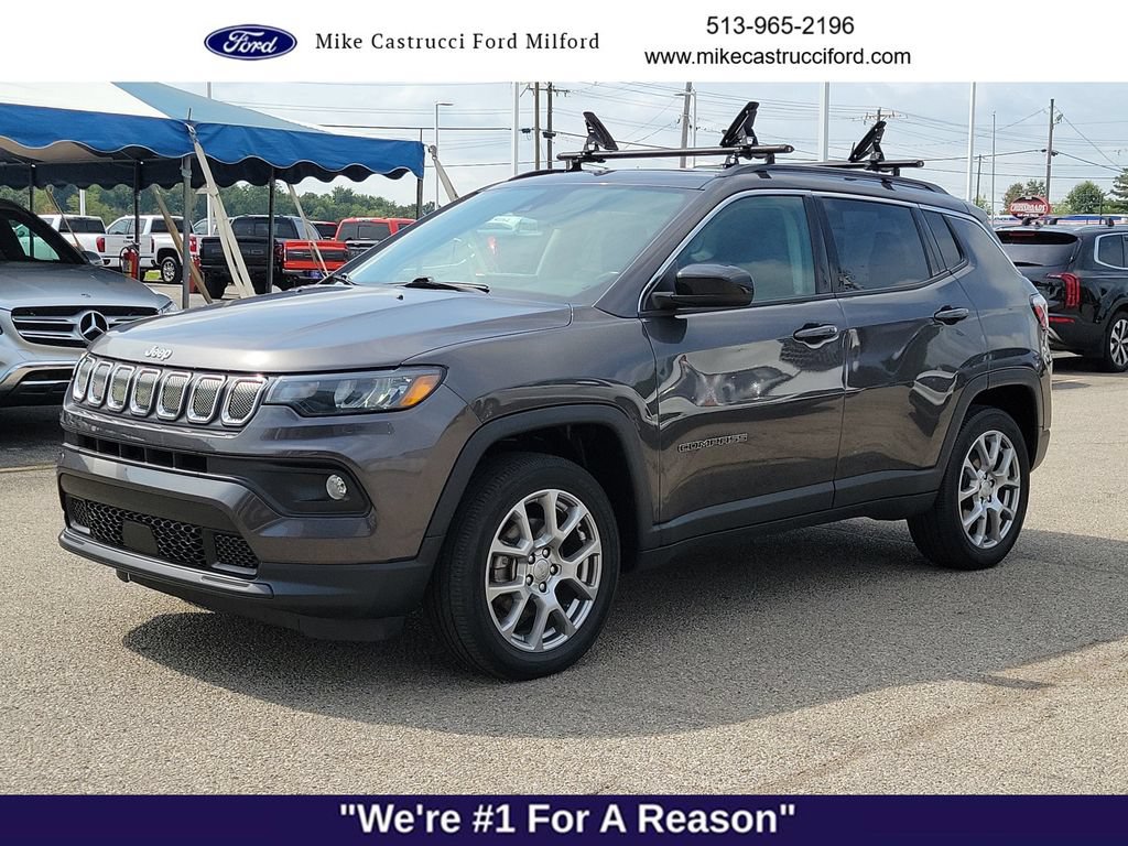 Used 2022 Jeep Compass Latitude w/ Sun and Sound Group AWD/4WD image 1