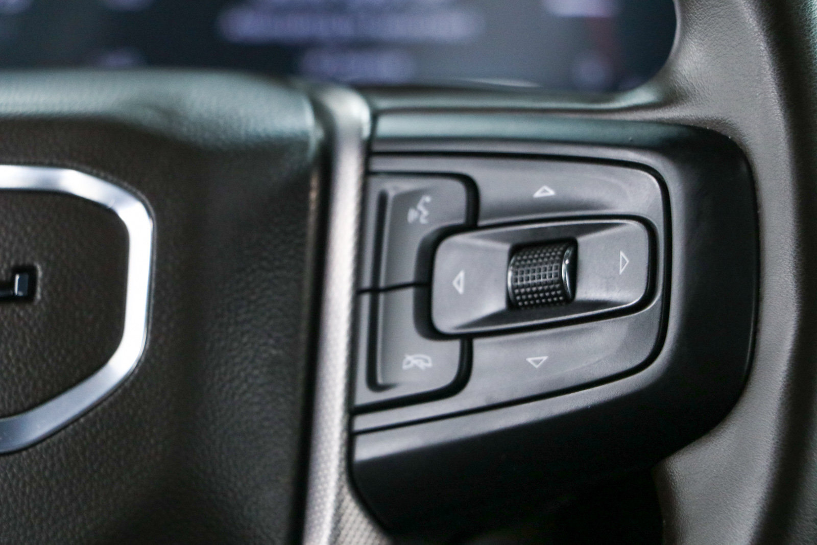 Used 2023 GMC Yukon Denali AWD/4WD image 15