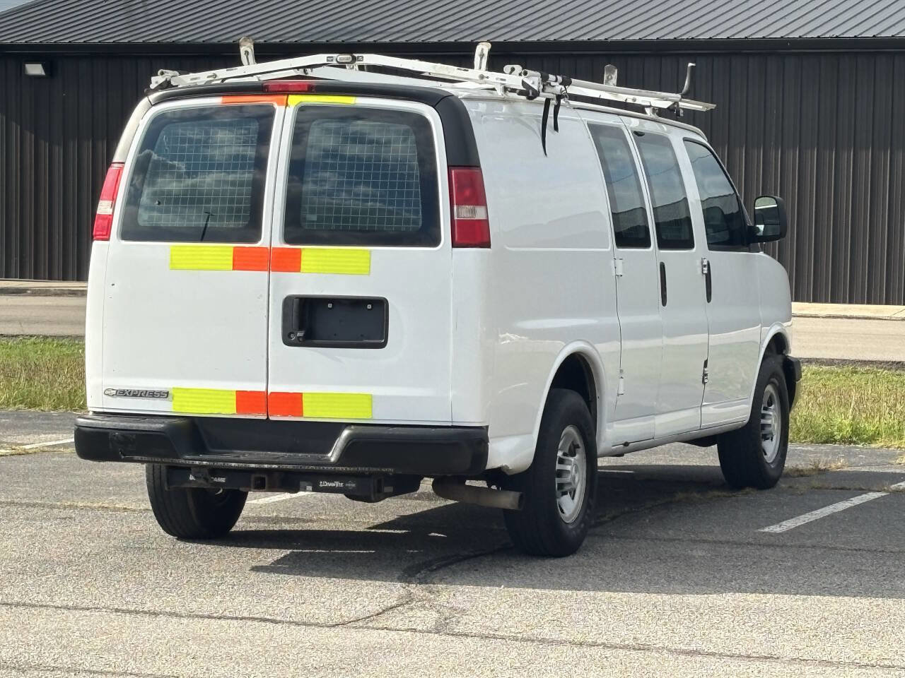 Used 2015 Chevrolet Express 2500 image 6