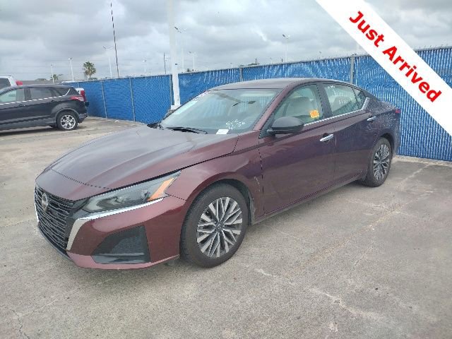 Used 2025 Nissan Altima 2.5 SV