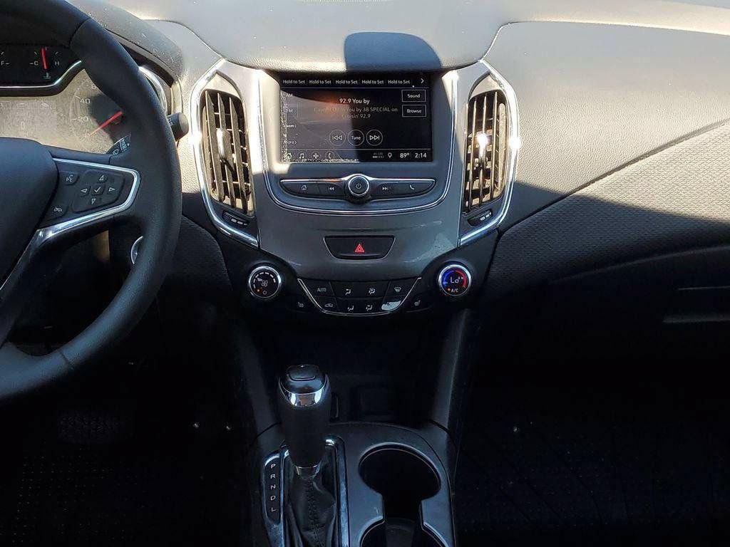 Used 2019 Chevrolet Cruze LT w/ Sun And Sound Package FWD image 27