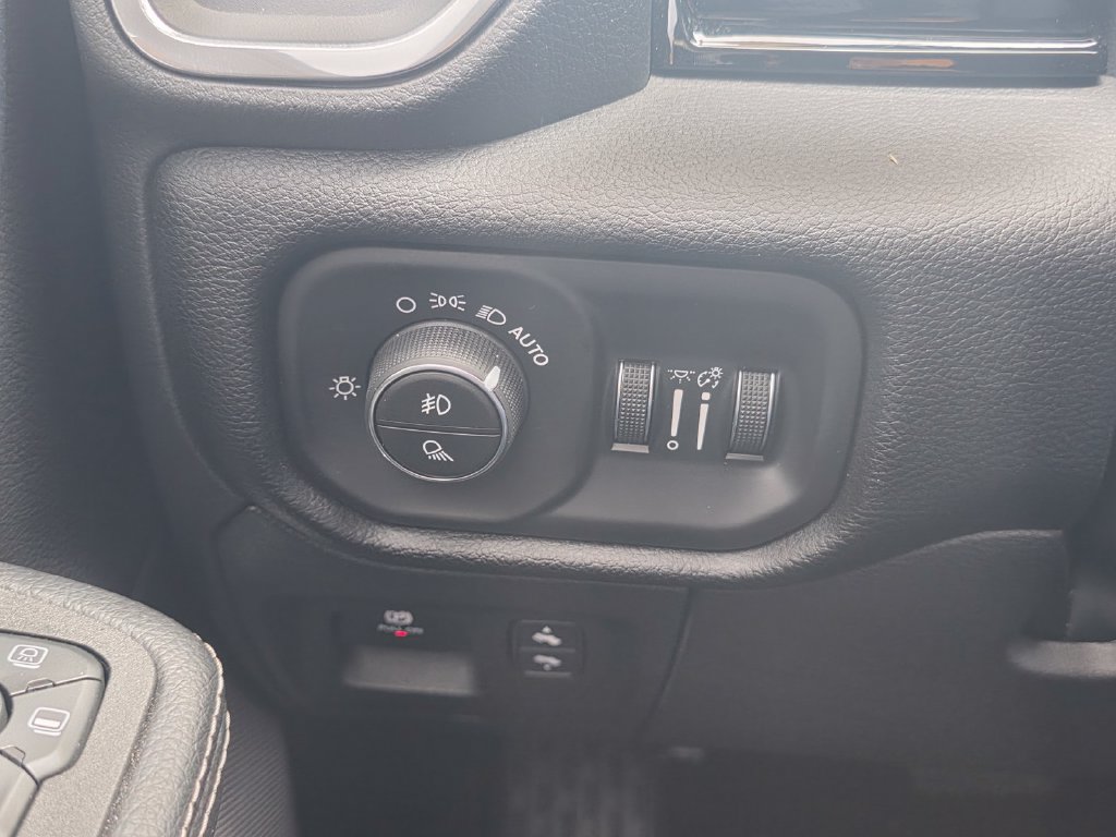 Used 2026 RAM 1500 Laramie w/ Night Edition AWD/4WD image 34