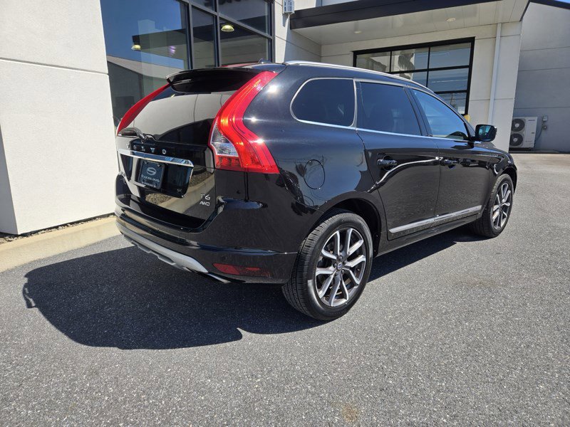 Used 2017 Volvo XC60 T6 Dynamic w/ Preferred Option Package image 11