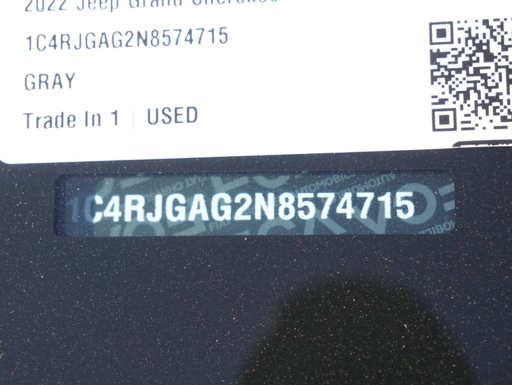 Certified 2022 Jeep Grand Cherokee Laredo w/ Luxury Tech Group I image 30