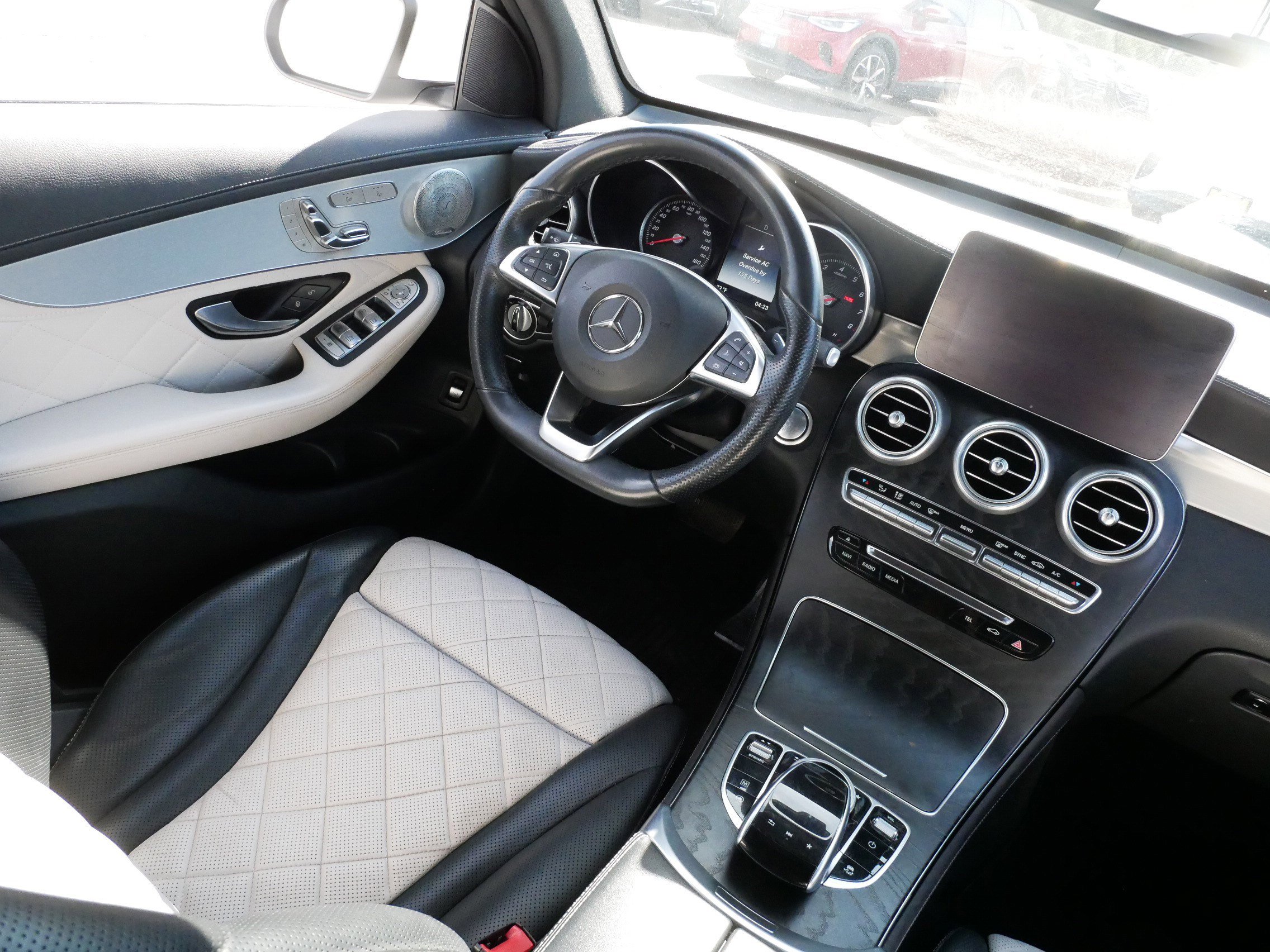 Used 2019 Mercedes-Benz GLC 300 4MATIC image 9