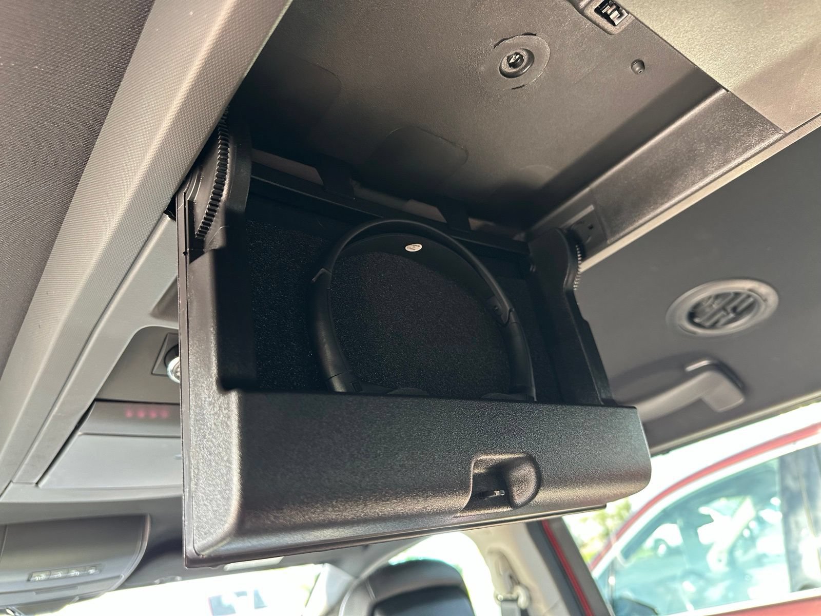Used 2020 Dodge Grand Caravan SXT w/ Driver Convenience Group FWD image 26
