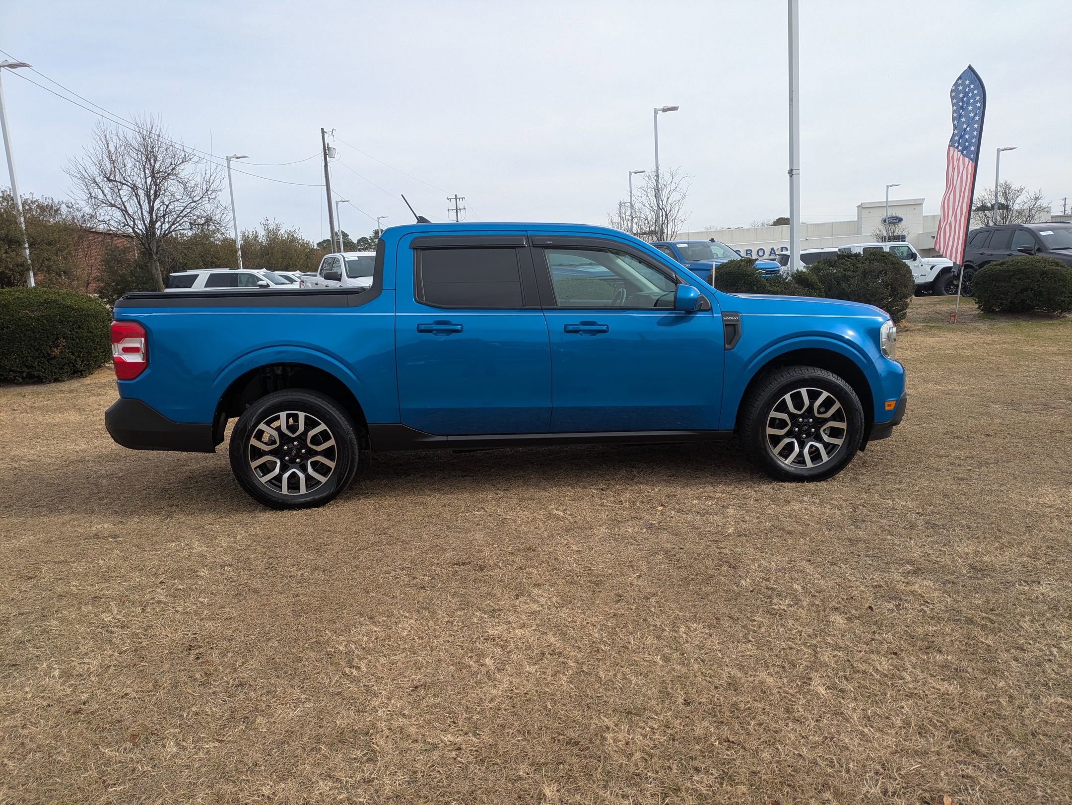 Used 2022 Ford Maverick Lariat w/ Lariat Luxury Package image 3