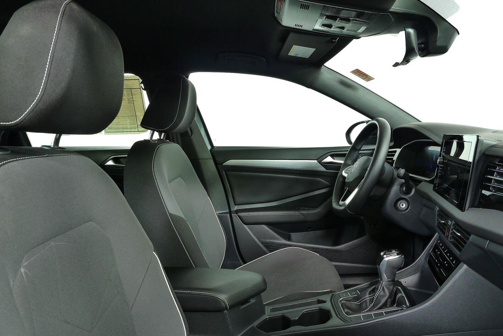 Certified 2025 Volkswagen Jetta Sport FWD image 20