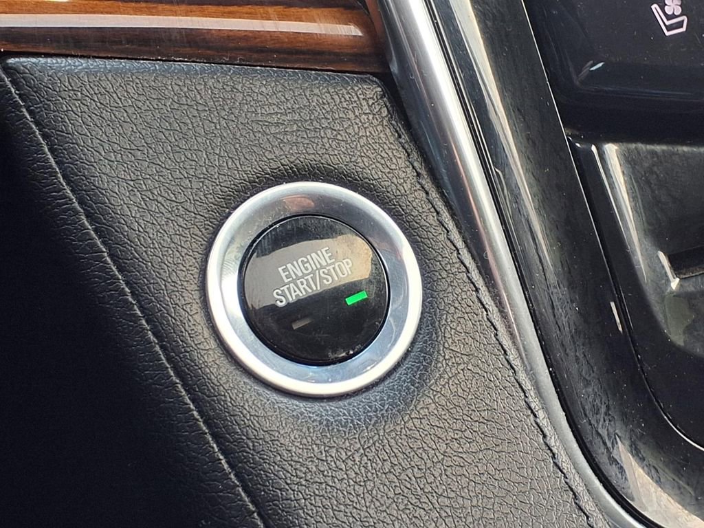 Used 2015 Cadillac Escalade Luxury image 19