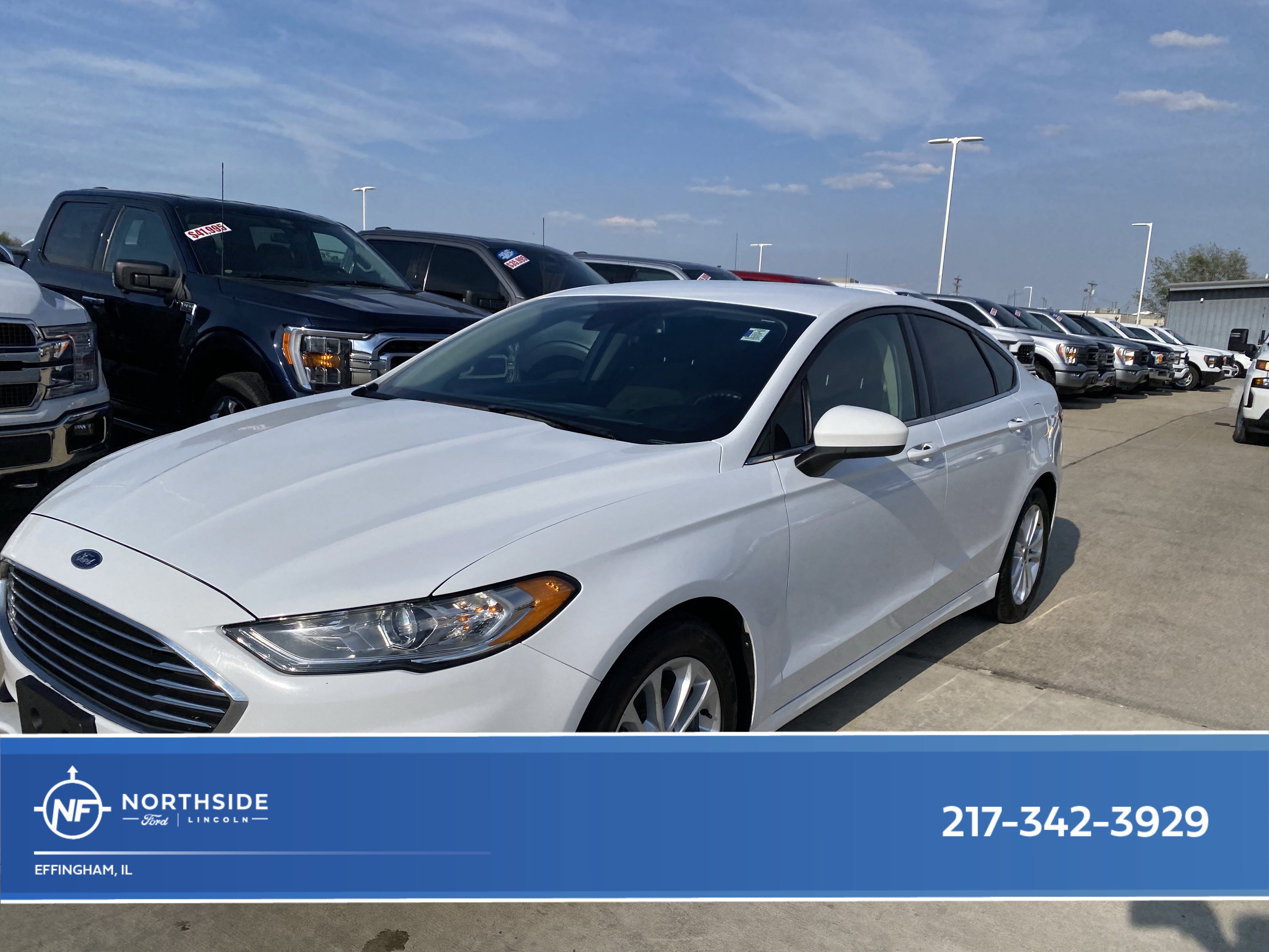 Used 2019 Ford Fusion SE FWD image 1
