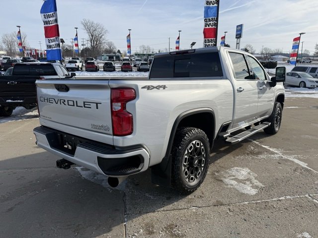 Used 2022 Chevrolet Silverado 2500 High Country w/ Safety Package II image 5