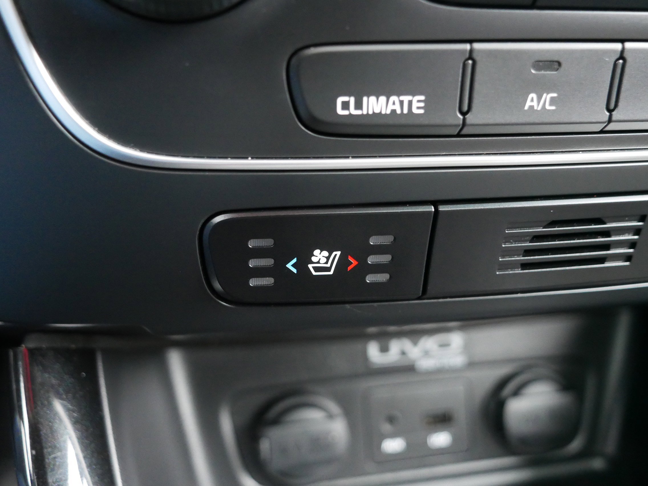 Used 2014 Kia Sorento SX w/ 3rd Row Package image 28