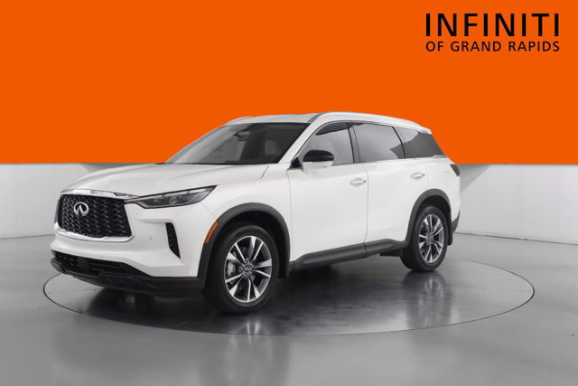 Used 2025 INFINITI QX60 Luxe AWD/4WD image 3