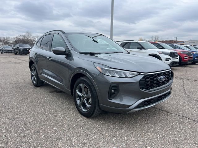 Certified 2023 Ford Escape ST-Line Select w/ Tech Pack #1 AWD/4WD image 3