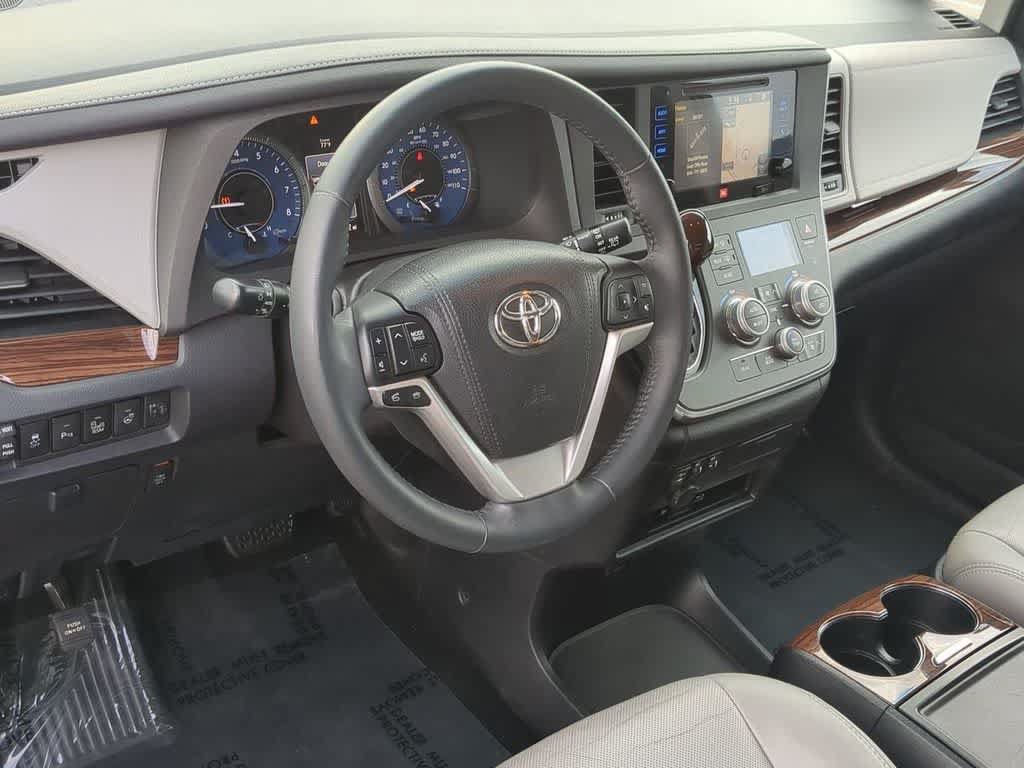Used 2015 Toyota Sienna Limited Premium AWD/4WD image 2
