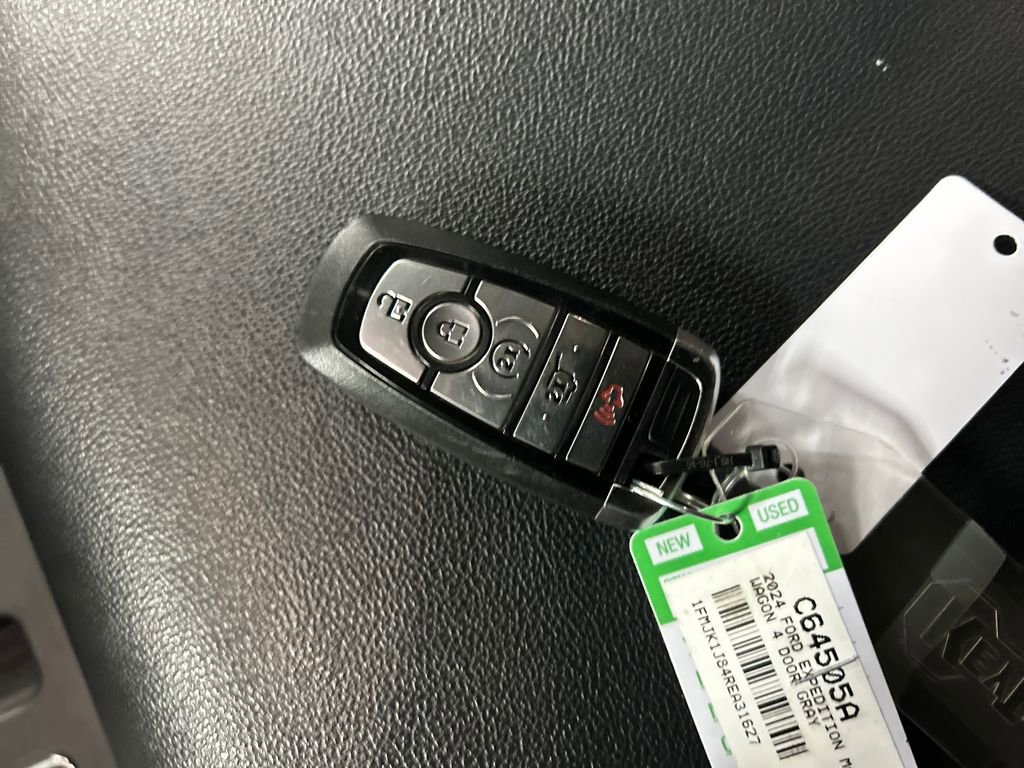 Used 2024 Ford Expedition Max XLT image 22