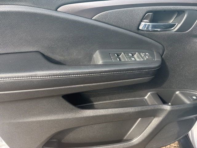 Used 2022 Honda Pilot Sport image 13