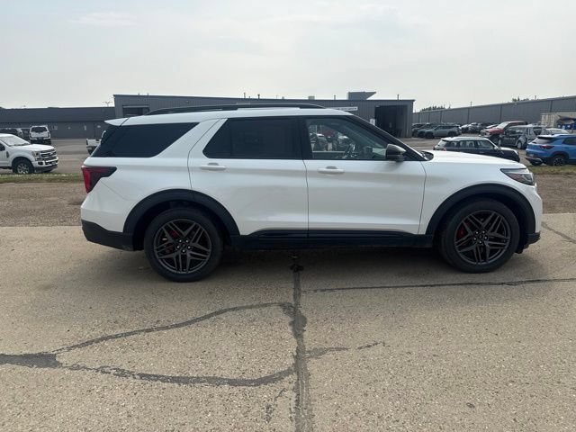 Used 2025 Ford Explorer ST AWD/4WD image 13