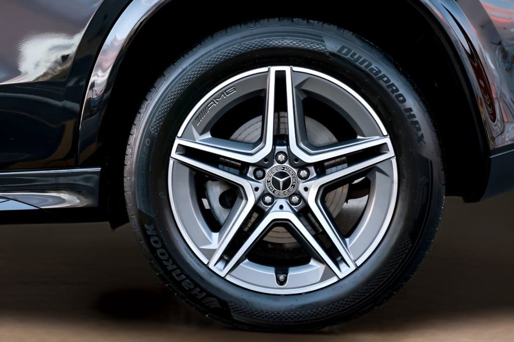 Used 2024 Mercedes-Benz GLE 450e 4MATIC w/ AMG Line Exterior image 40