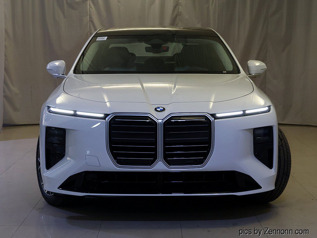 Used 2027 BMW 740i xDrive AWD/4WD image 5