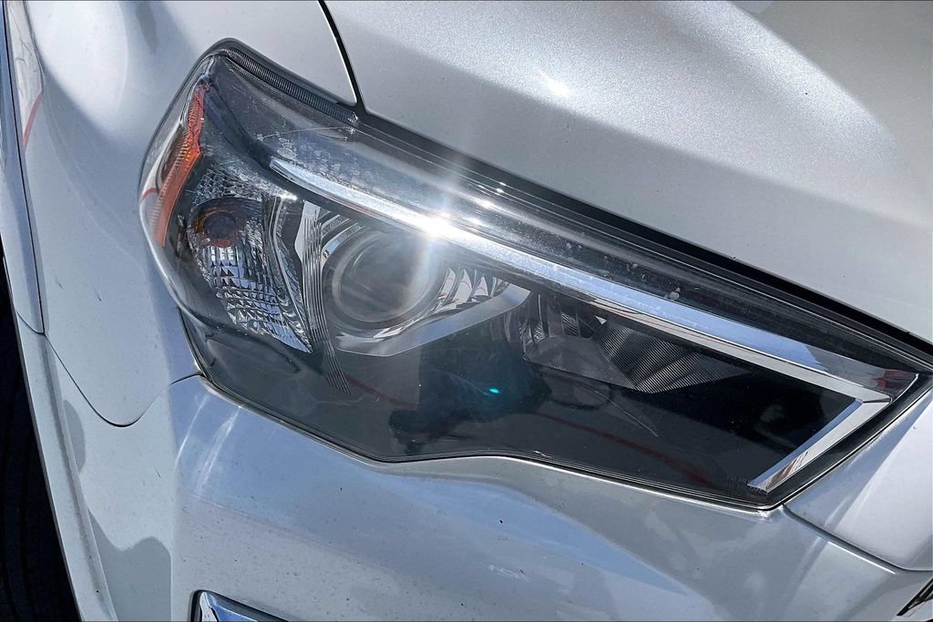 Used 2016 Toyota 4Runner Limited AWD/4WD image 36