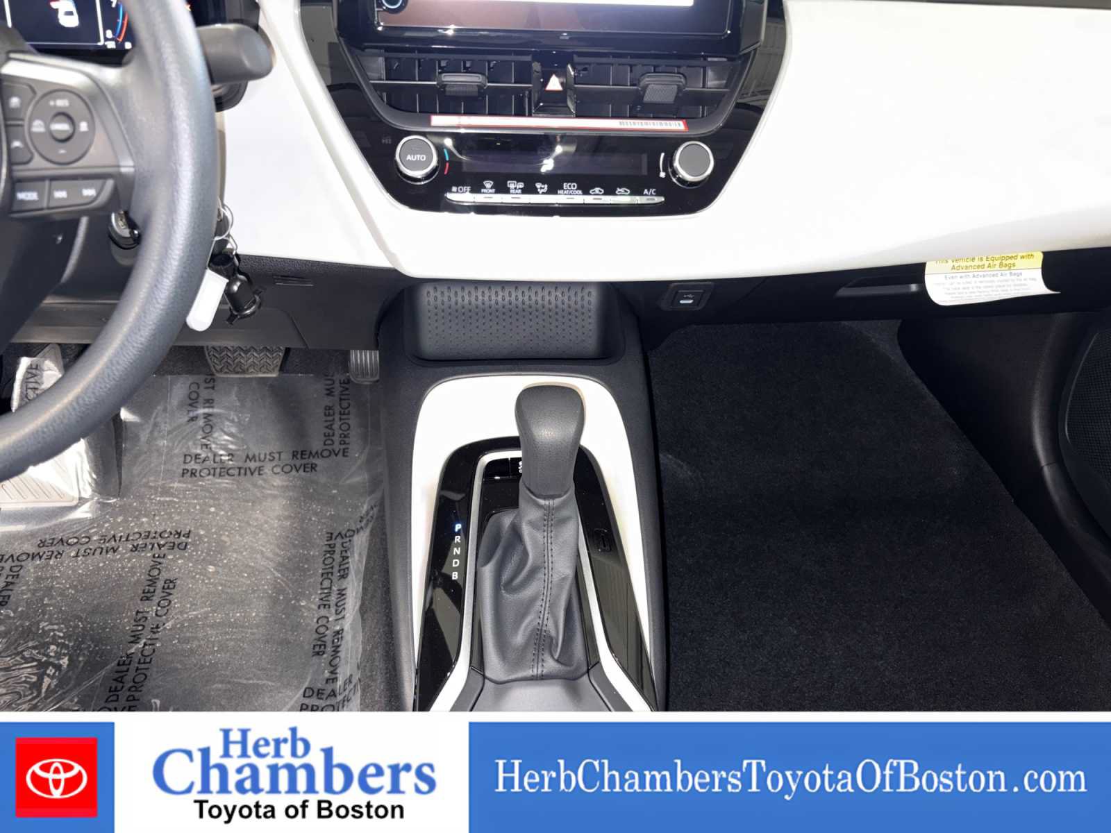 Used 2026 Toyota Corolla LE FWD image 15