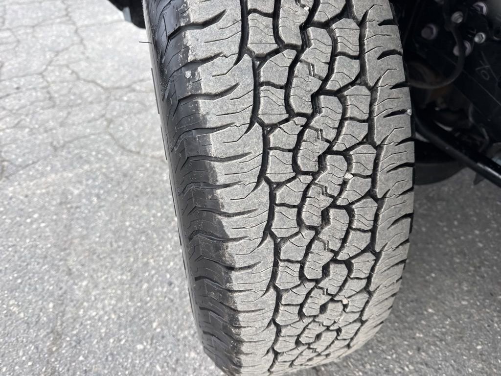 Used 2025 Toyota Tacoma TRD Off-Road image 32