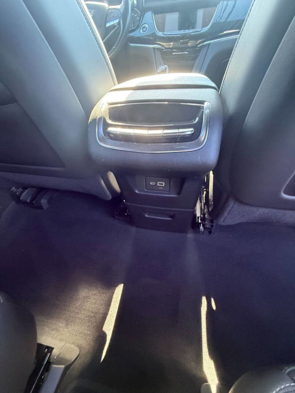 Used 2022 Cadillac XT6 Premium Luxury w/ Technology Package image 14