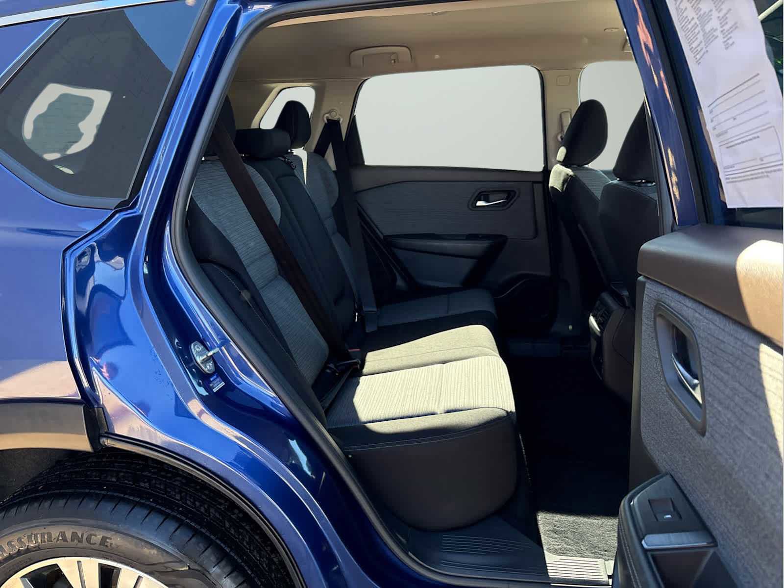 Used 2023 Nissan Rogue SV image 11