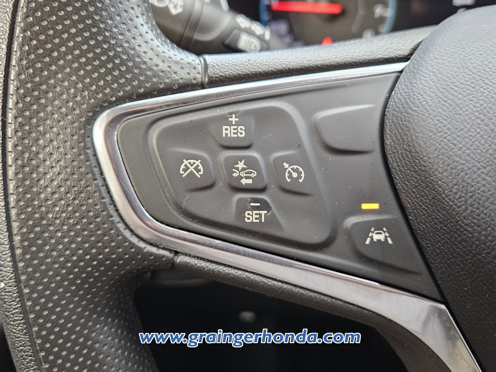 Used 2020 Chevrolet Equinox LS image 19