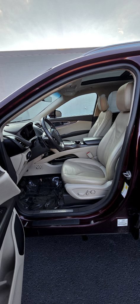 Used 2020 Lincoln Nautilus Reserve AWD/4WD image 12