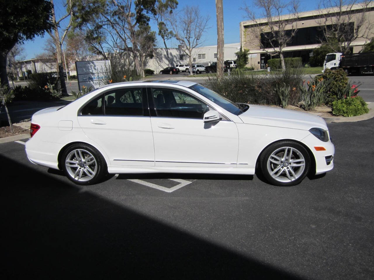 Used 2014 Mercedes-Benz C 250 C 250 Sport 4dr Sedan image 2