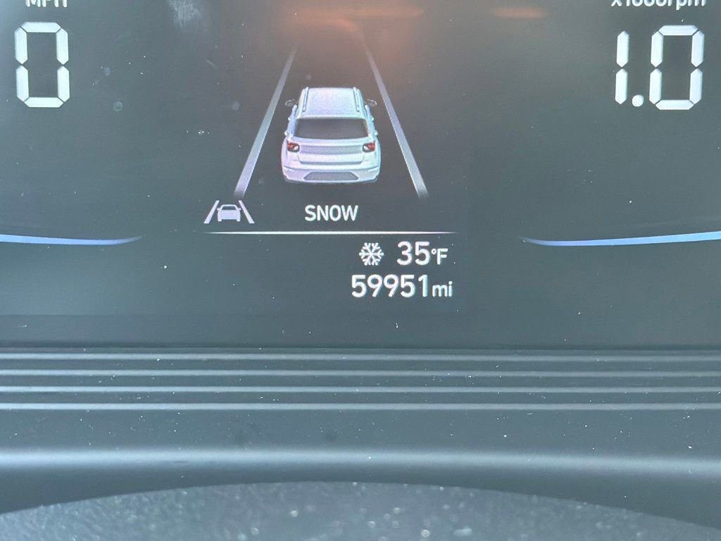 Used 2024 Hyundai Venue SEL image 19