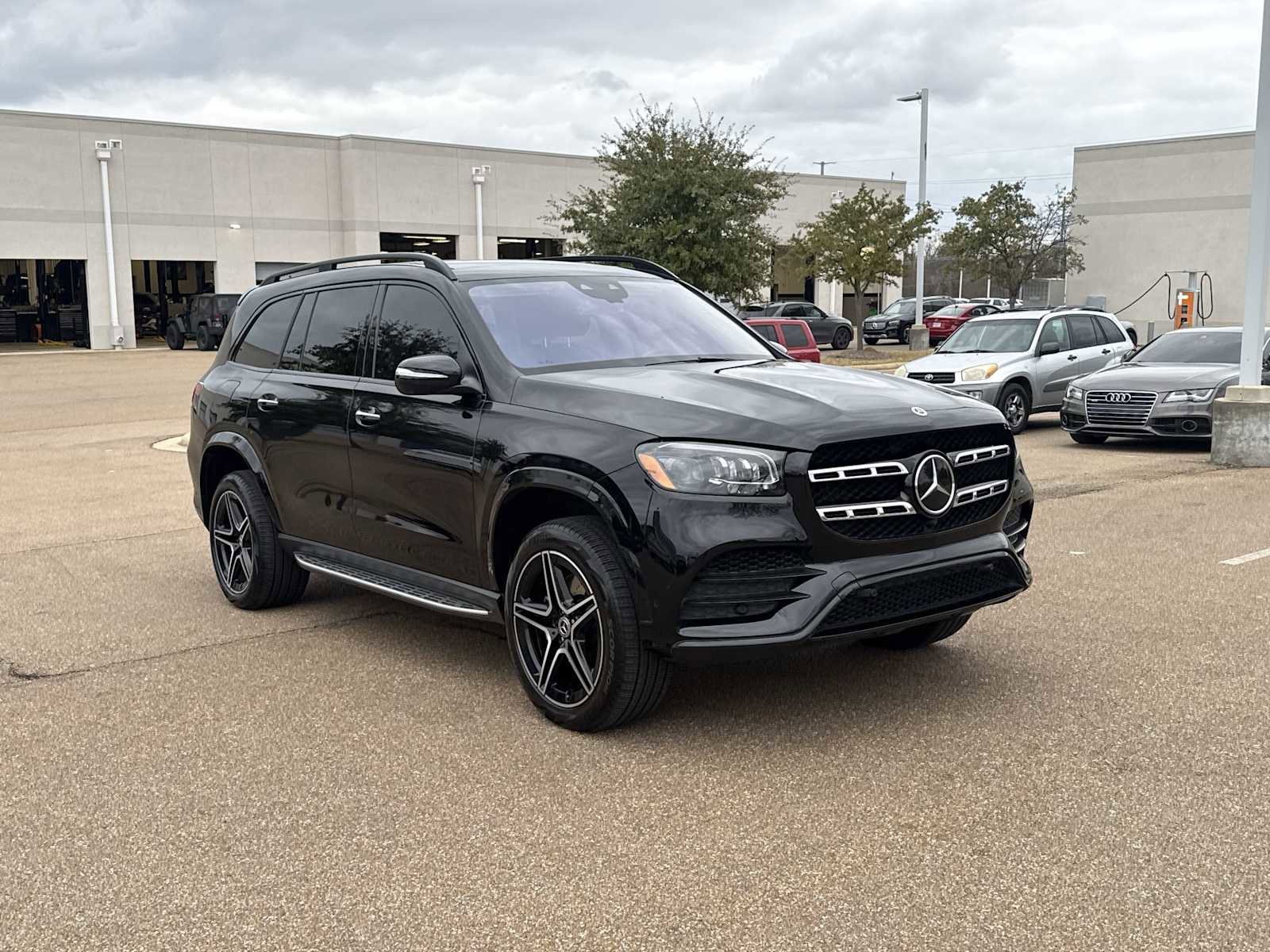 Used 2023 Mercedes-Benz GLS 580 4MATIC image 8