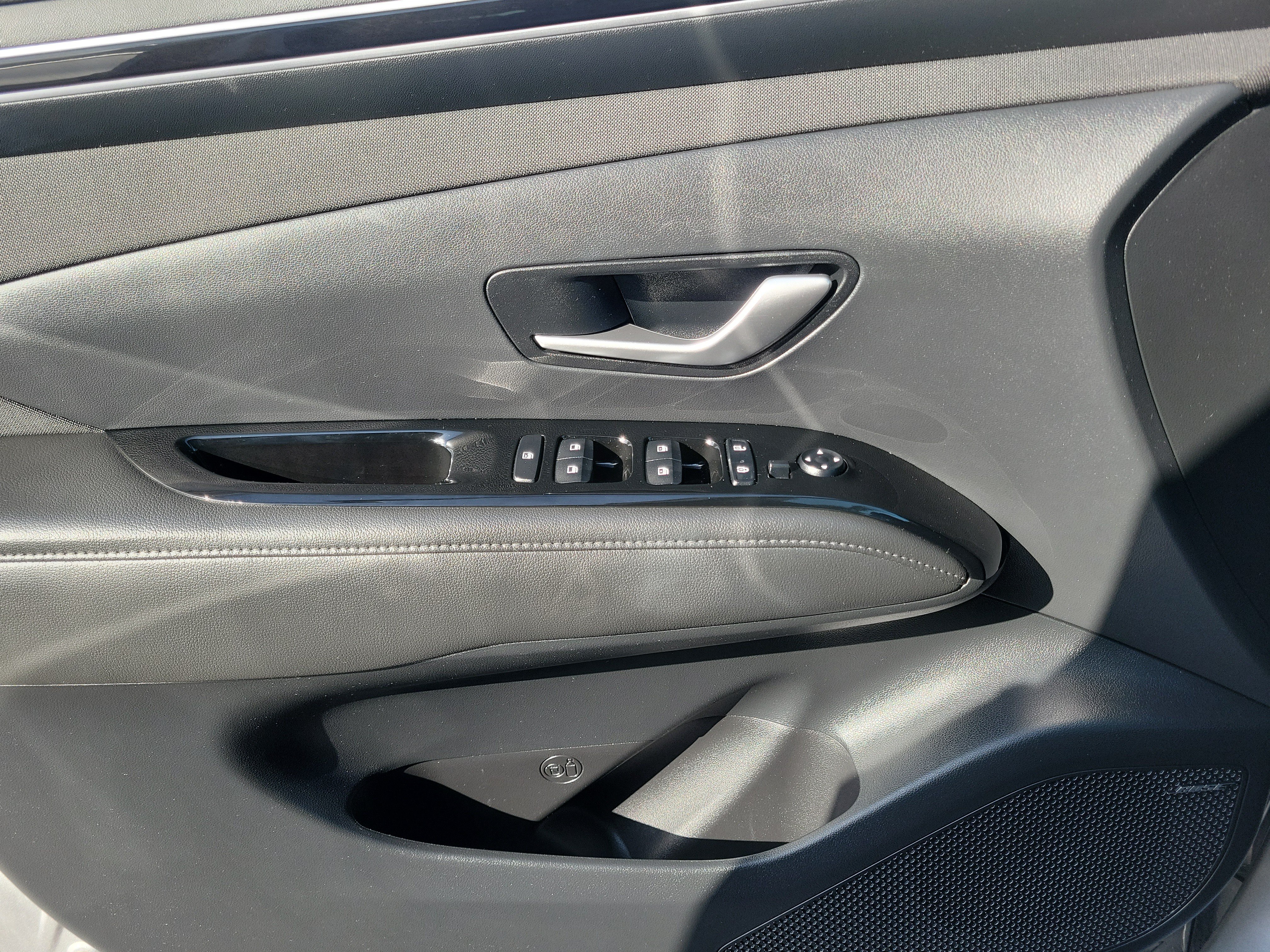 Certified 2023 Hyundai Tucson Limited AWD/4WD image 22