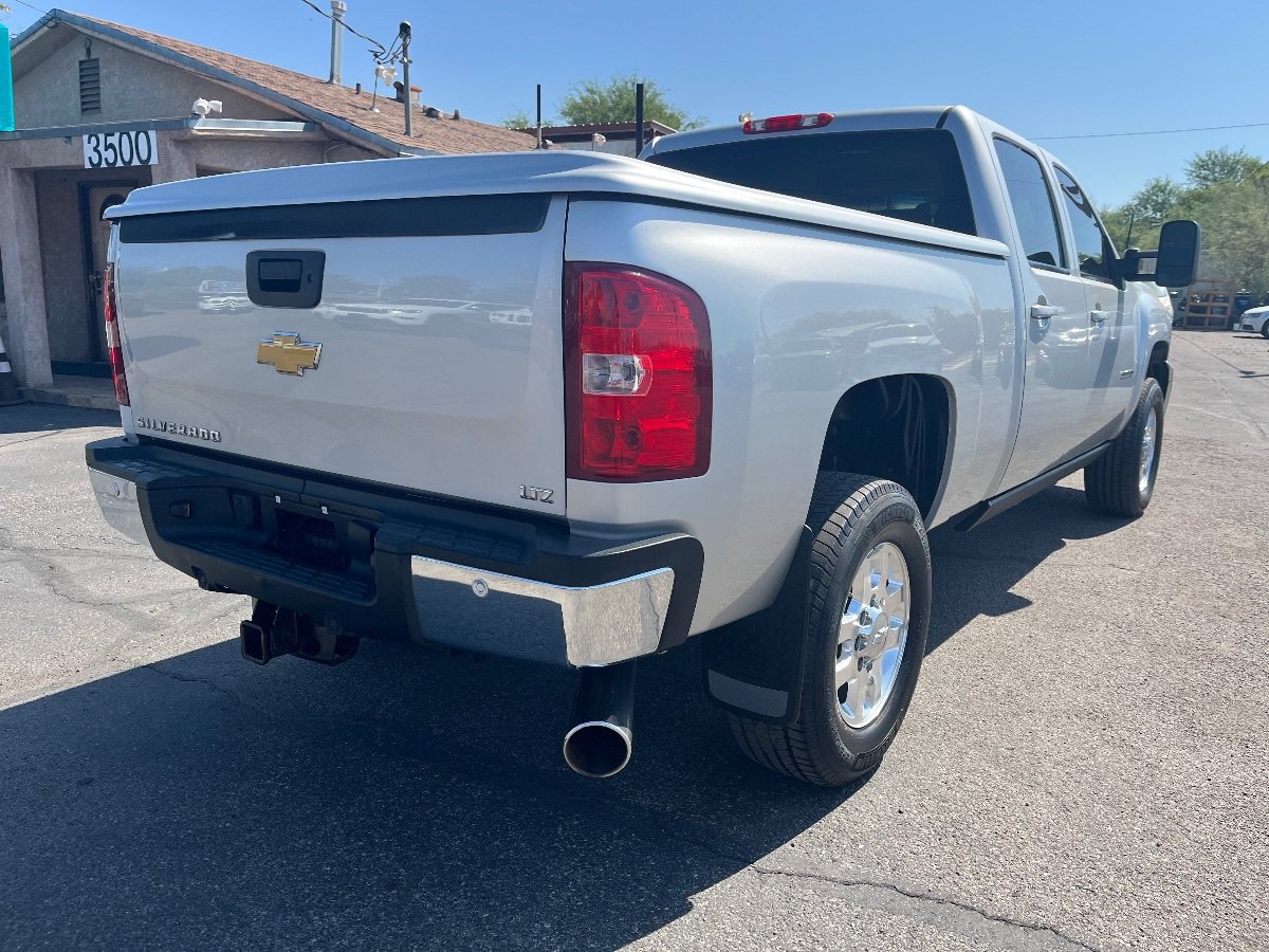 Used 2011 Chevrolet Silverado 3500 LTZ w/ LTZ Plus Package AWD/4WD image 5