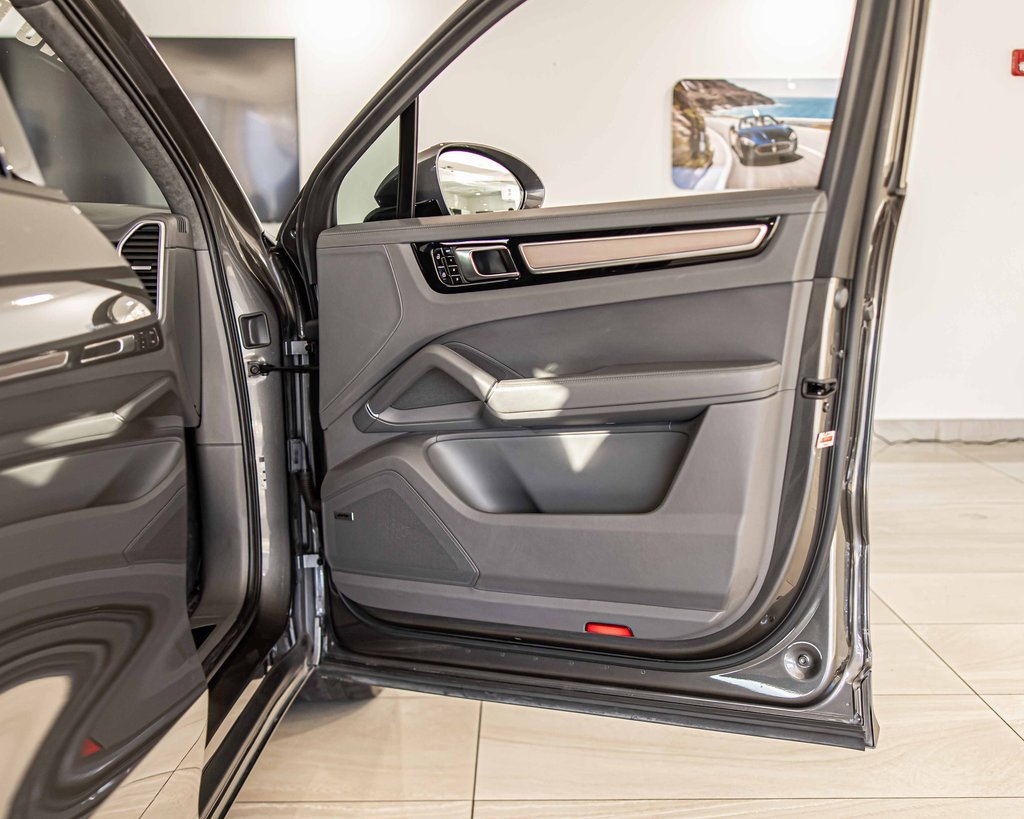 Used 2021 Porsche Cayenne GTS image 43
