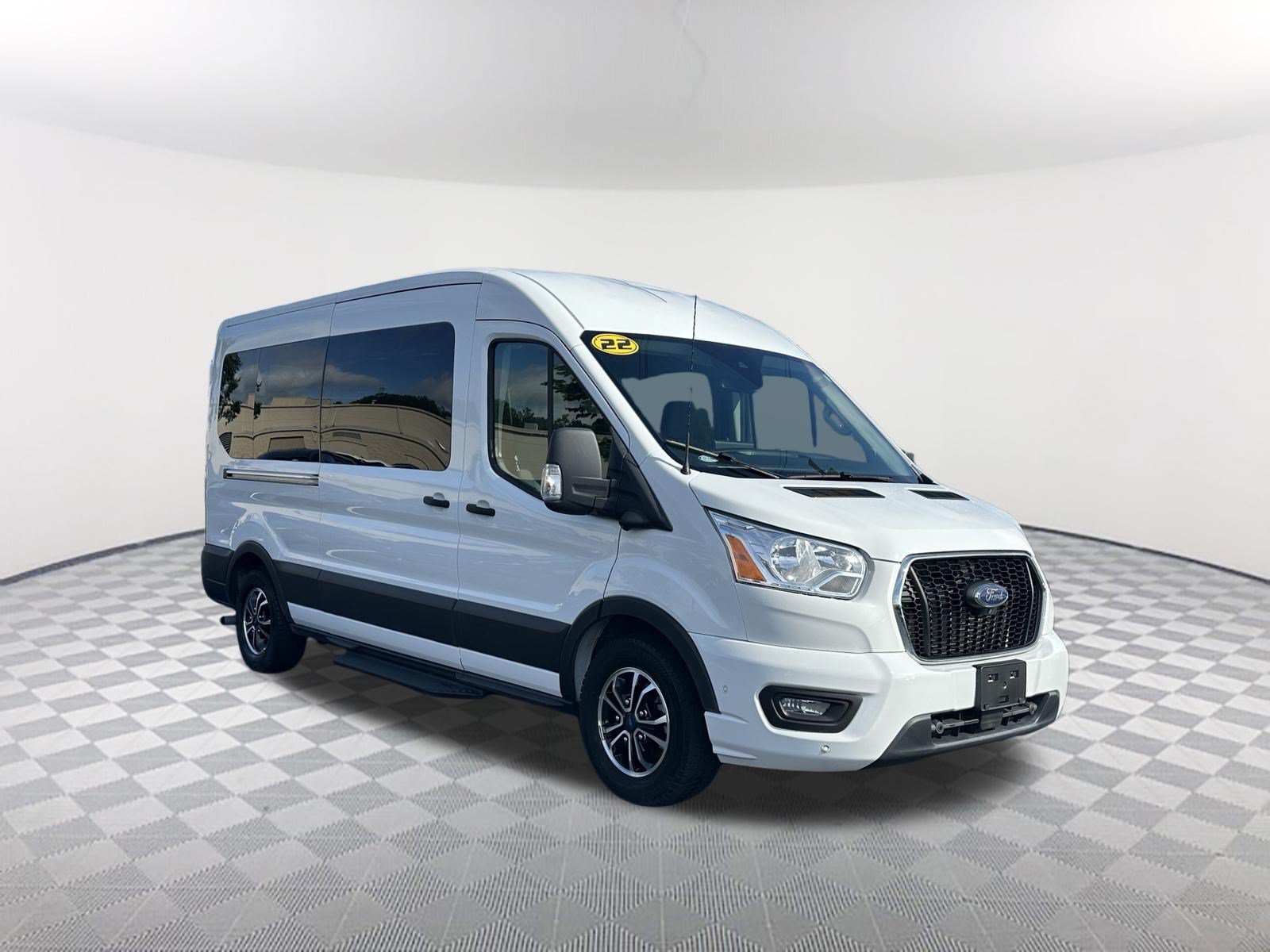 Used 2022 Ford Transit 350 XLT RWD image 3