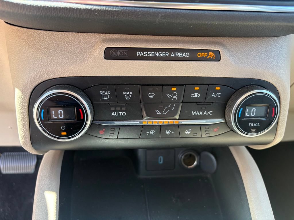 Used 2020 Ford Escape Titanium AWD/4WD image 22