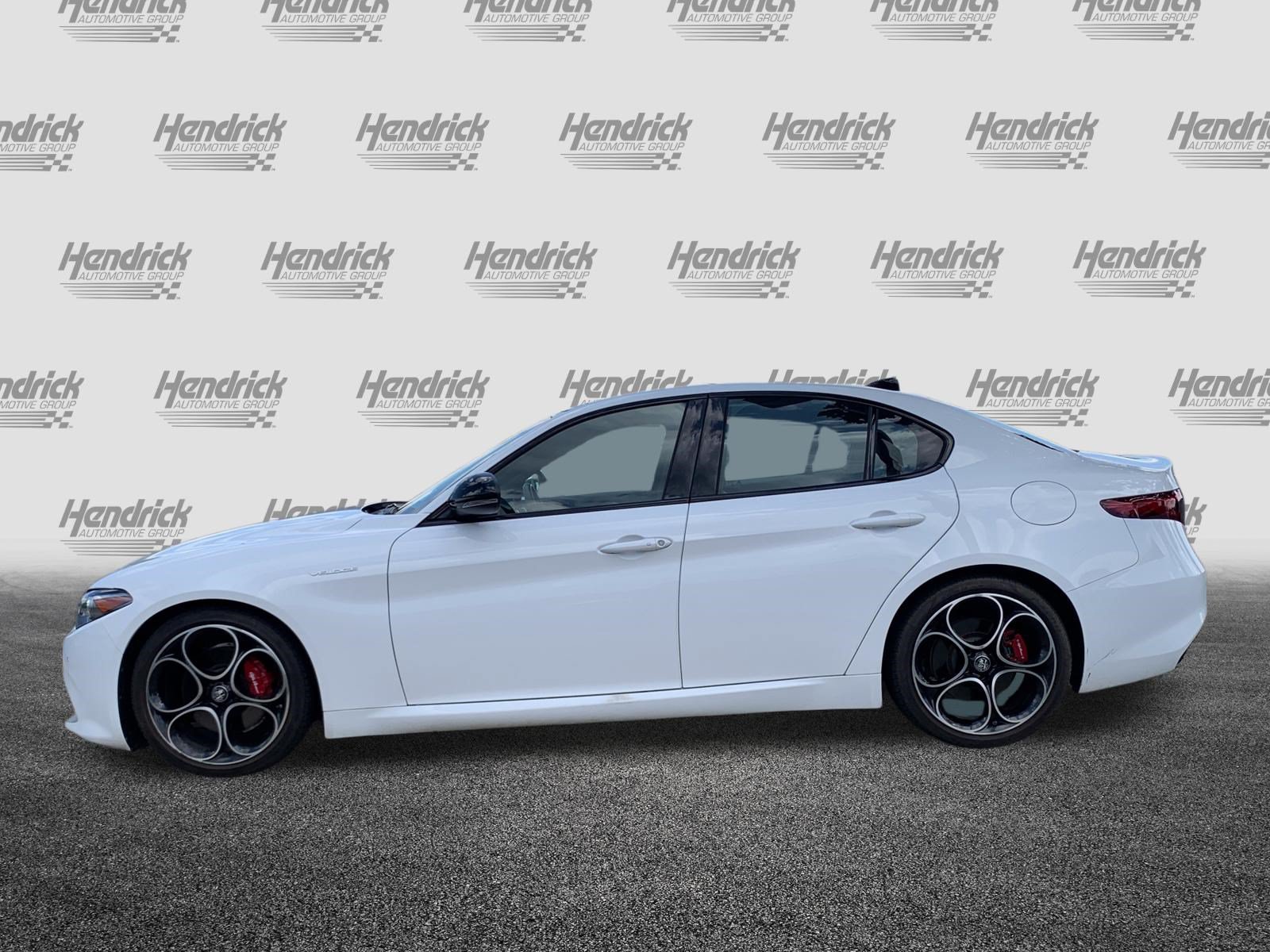 Used 2022 Alfa Romeo Giulia Veloce RWD image 7