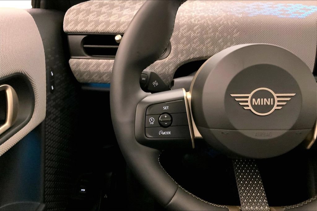 Used 2025 MINI Cooper S FWD image 18