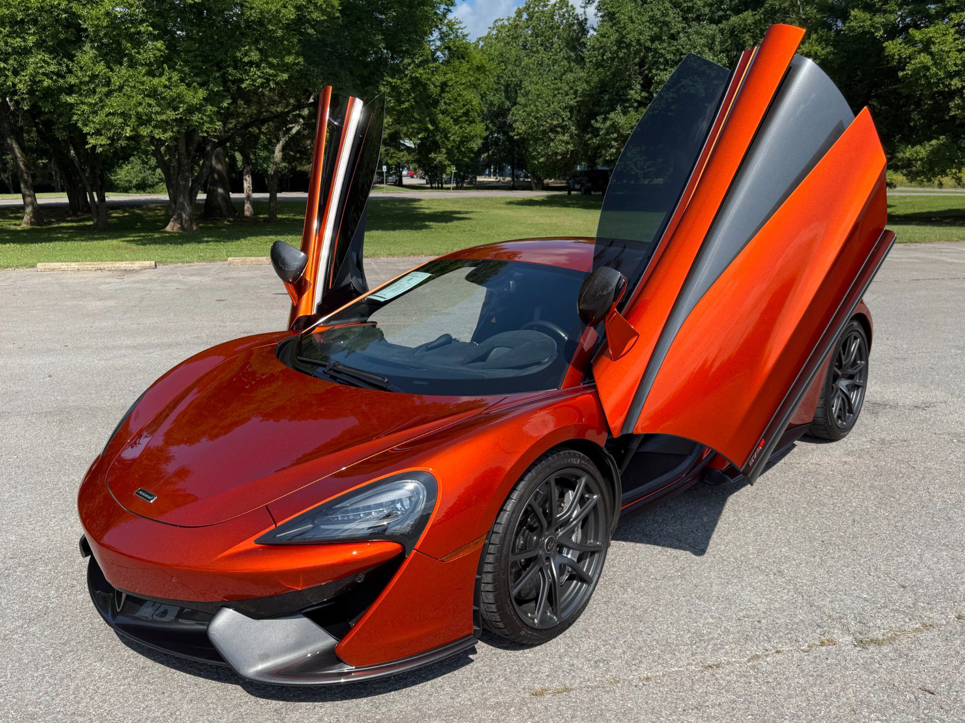 Used 2017 McLaren 570S Coupe image 2